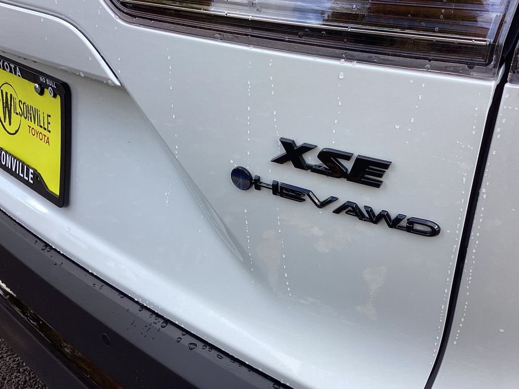 New 2026 Wind Chill Pearl with Jet Black roof Toyota Hybrid XSE image 7