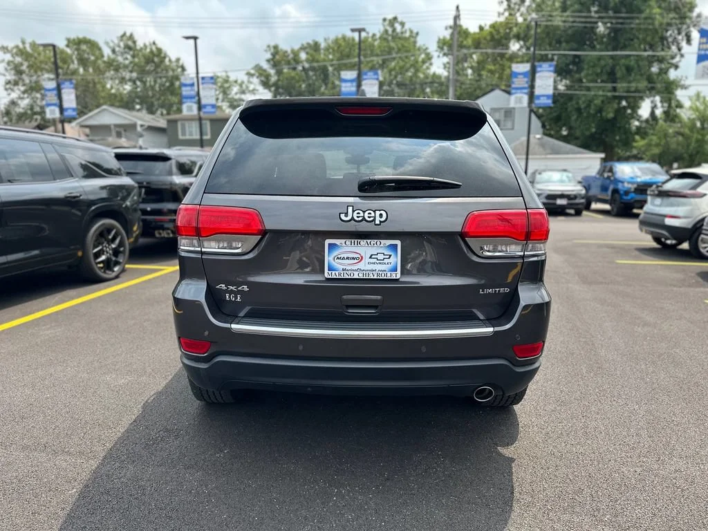 Used 2018 Gray Jeep Limited 4x4 image 4