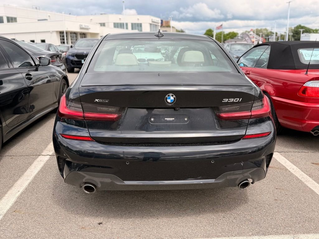 Used 2022 Black Sapphire Metallic BMW 330i xDrive image 4