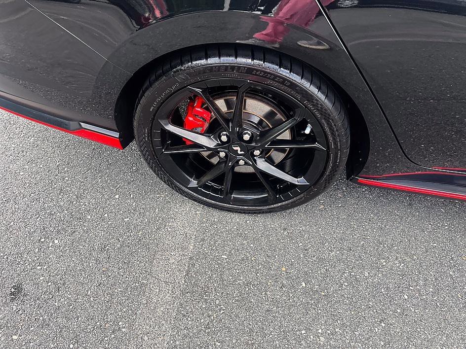 Used 2025 Abyss Black Hyundai Base image 12