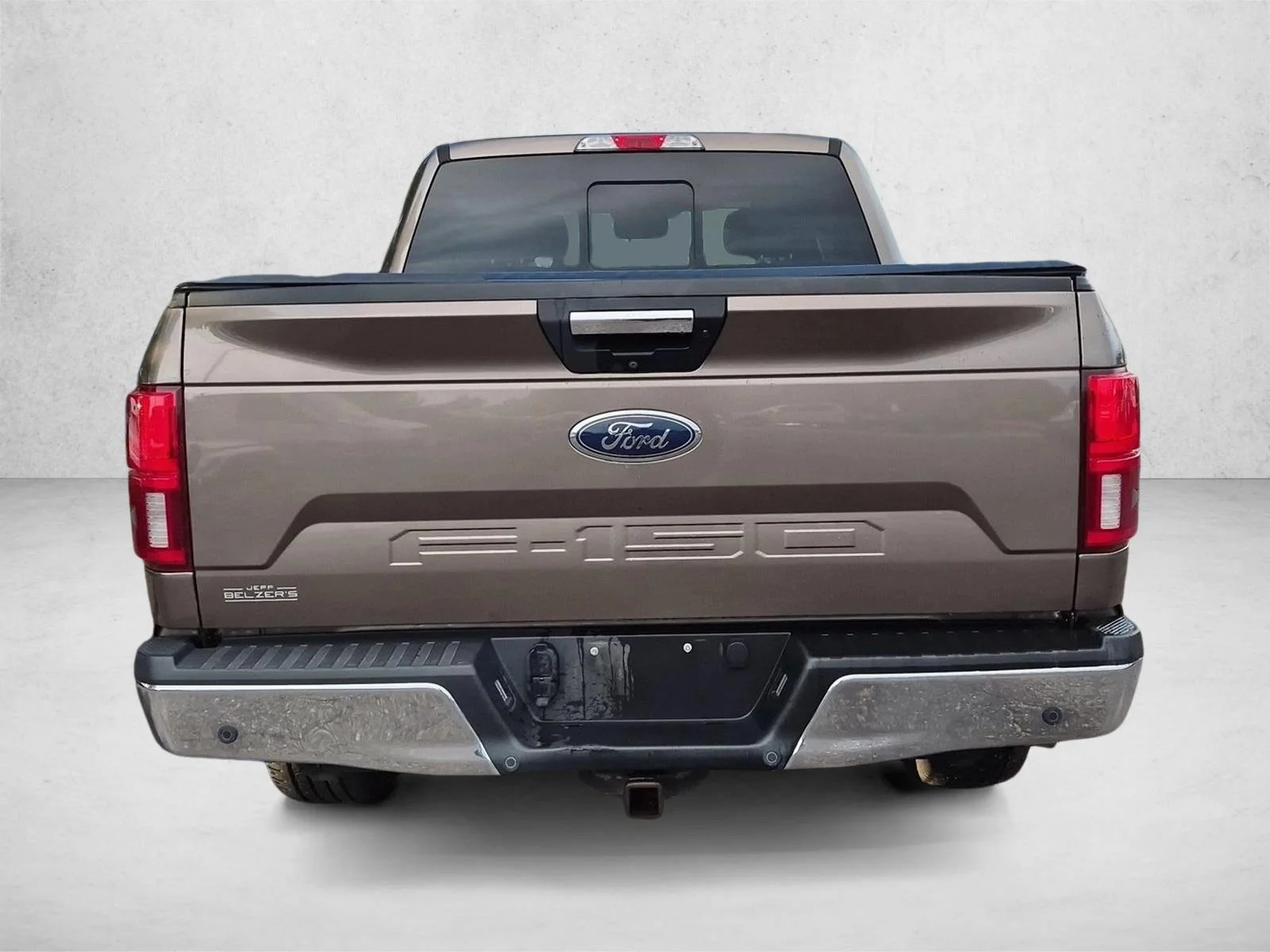 Used 2018 Stone Gray Ford XLT image 6