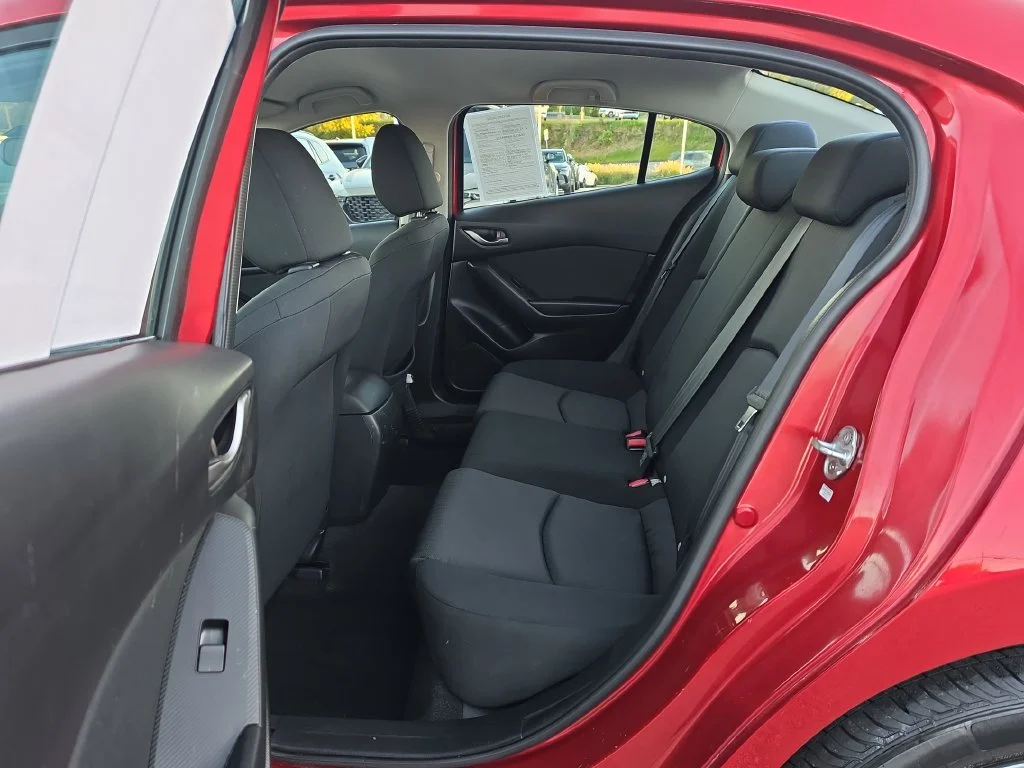 Used 2014 Red Mazda i Sport image 10