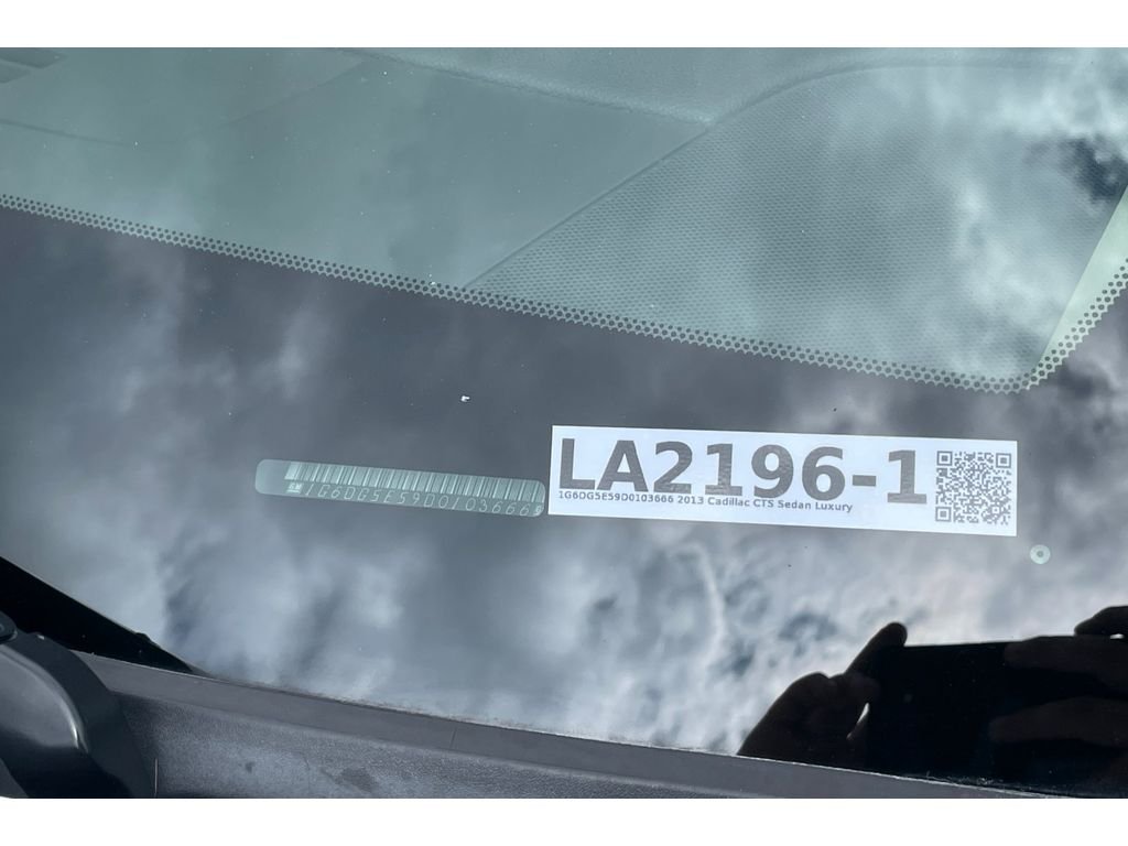 Used 2013 White Diamond Tricoat Cadillac Luxury image 48