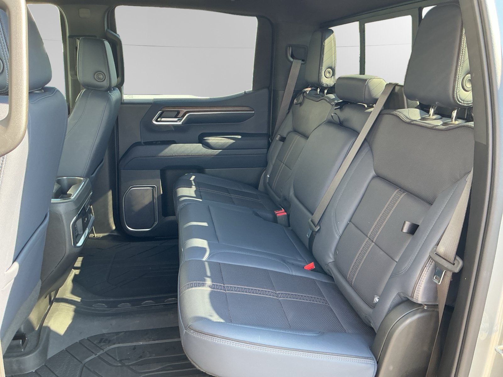 Used 2023 Gray Chevrolet High Country image 13