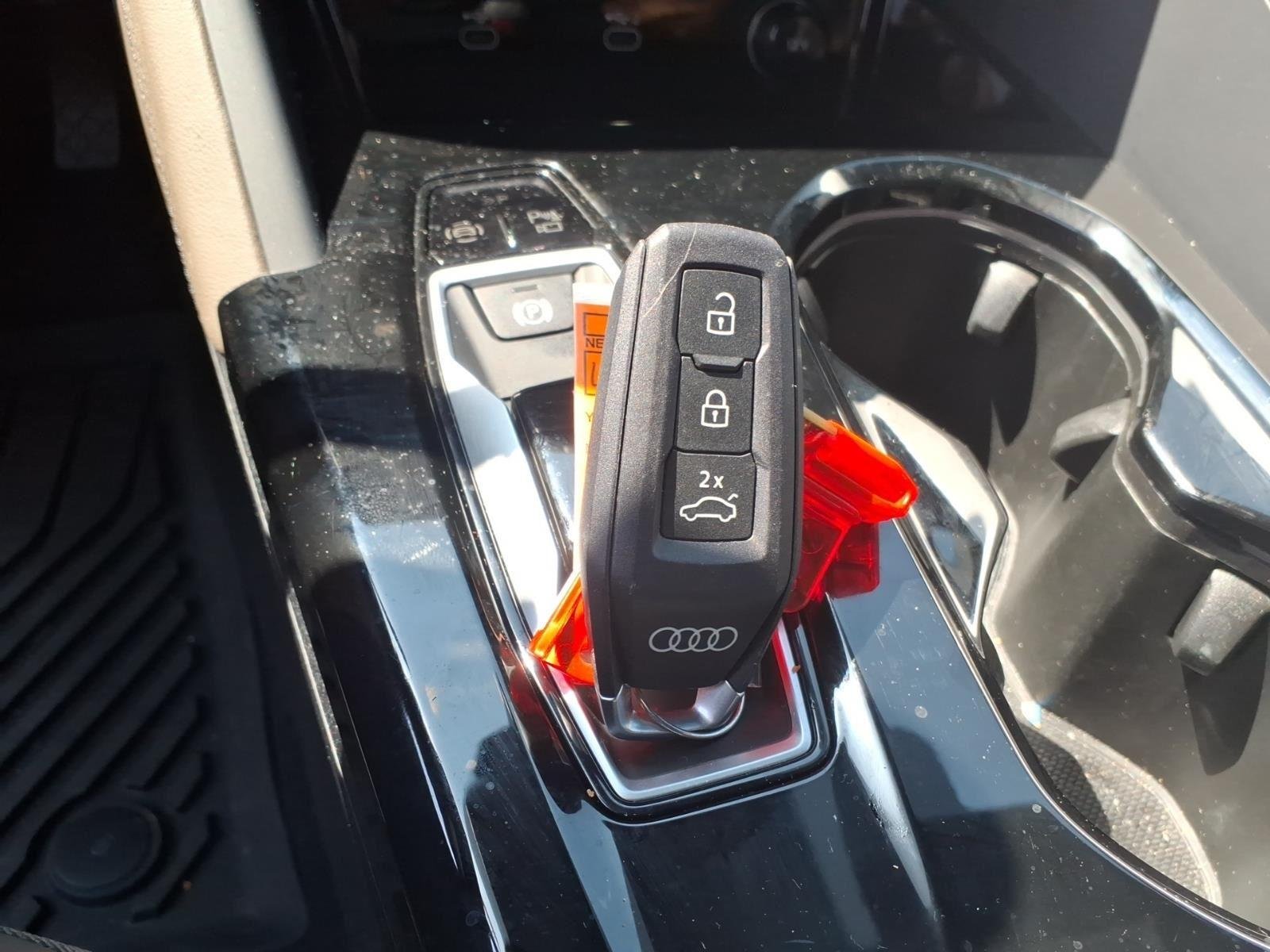 Used 2025 Arkona White Audi Premium image 29