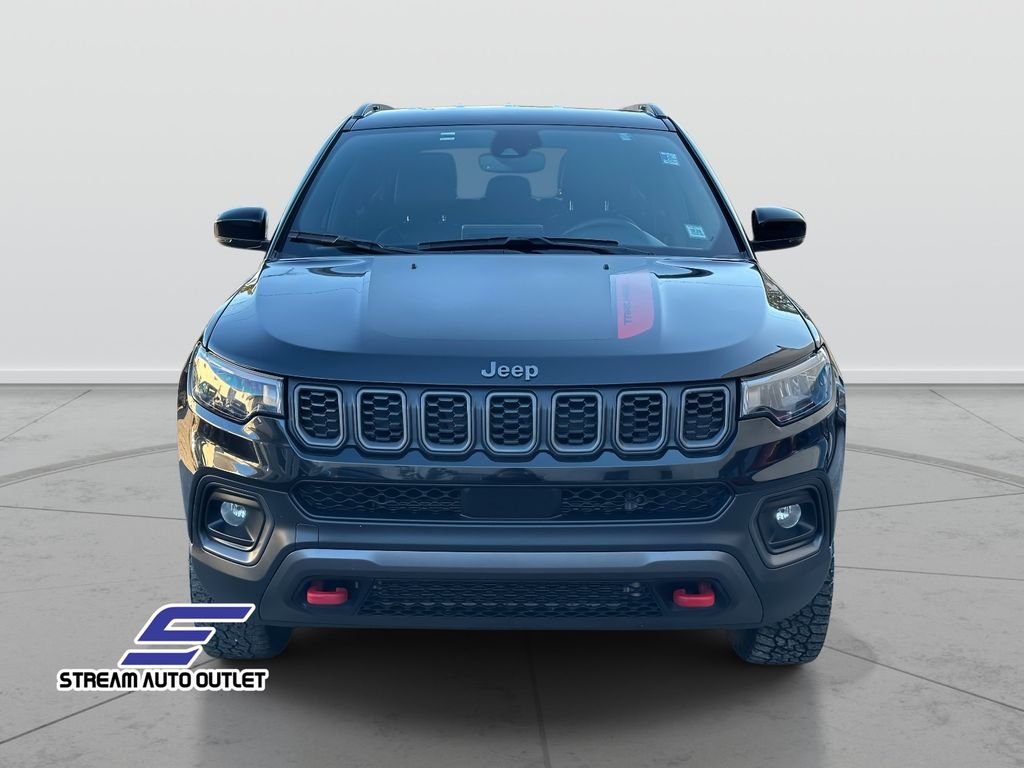 2024 Jeep Compass Trailhawk photo 2