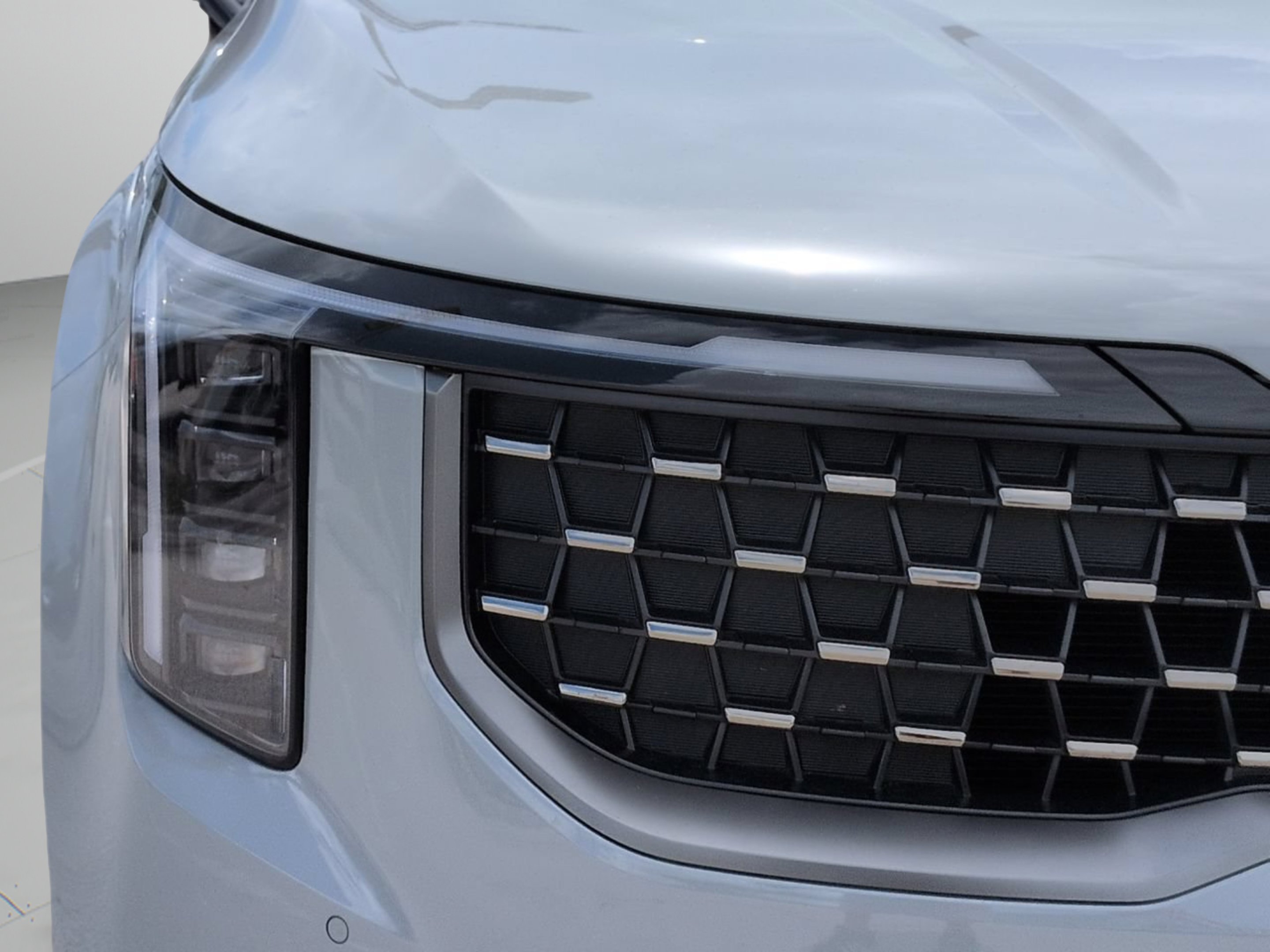 New 2026 Ceramic Silver Kia SX Prestige image 35