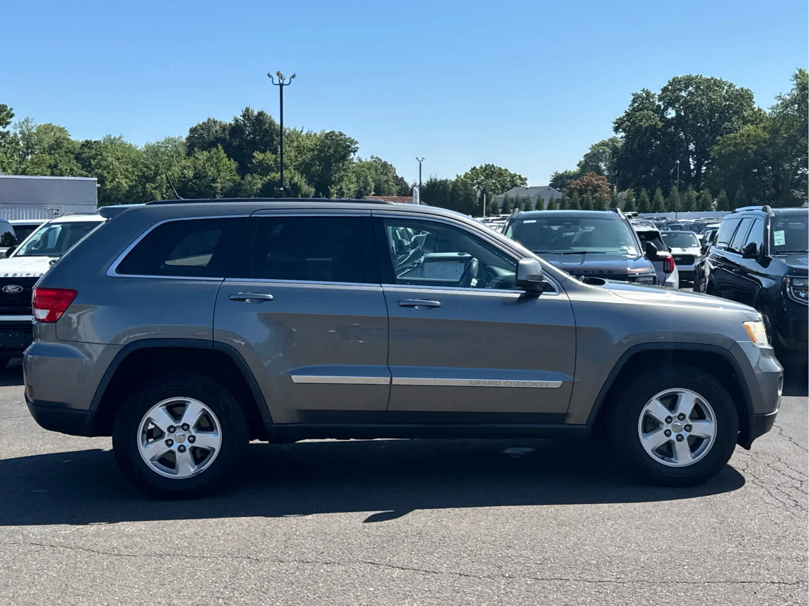 Used 2012 Mineral Gray Metallic Jeep Laredo image 5
