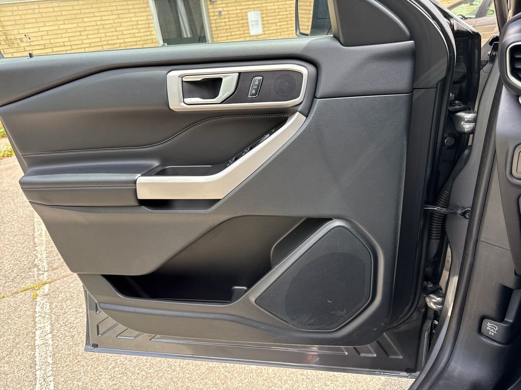 Used 2023 Gray Ford XLT image 27