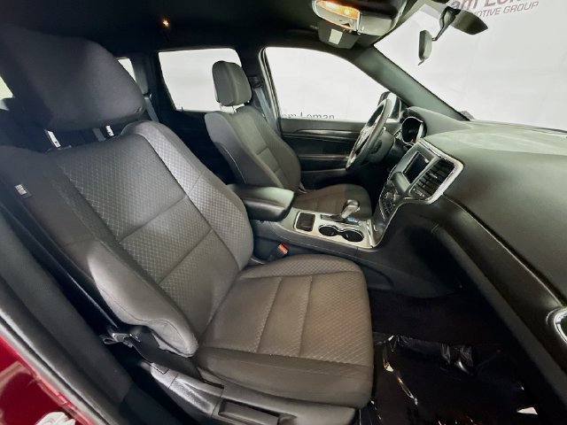 Used 2018 Red Jeep Laredo image 25