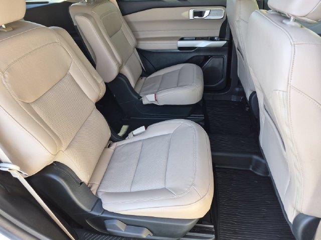 Used 2023 White Metallic Ford Limited image 20