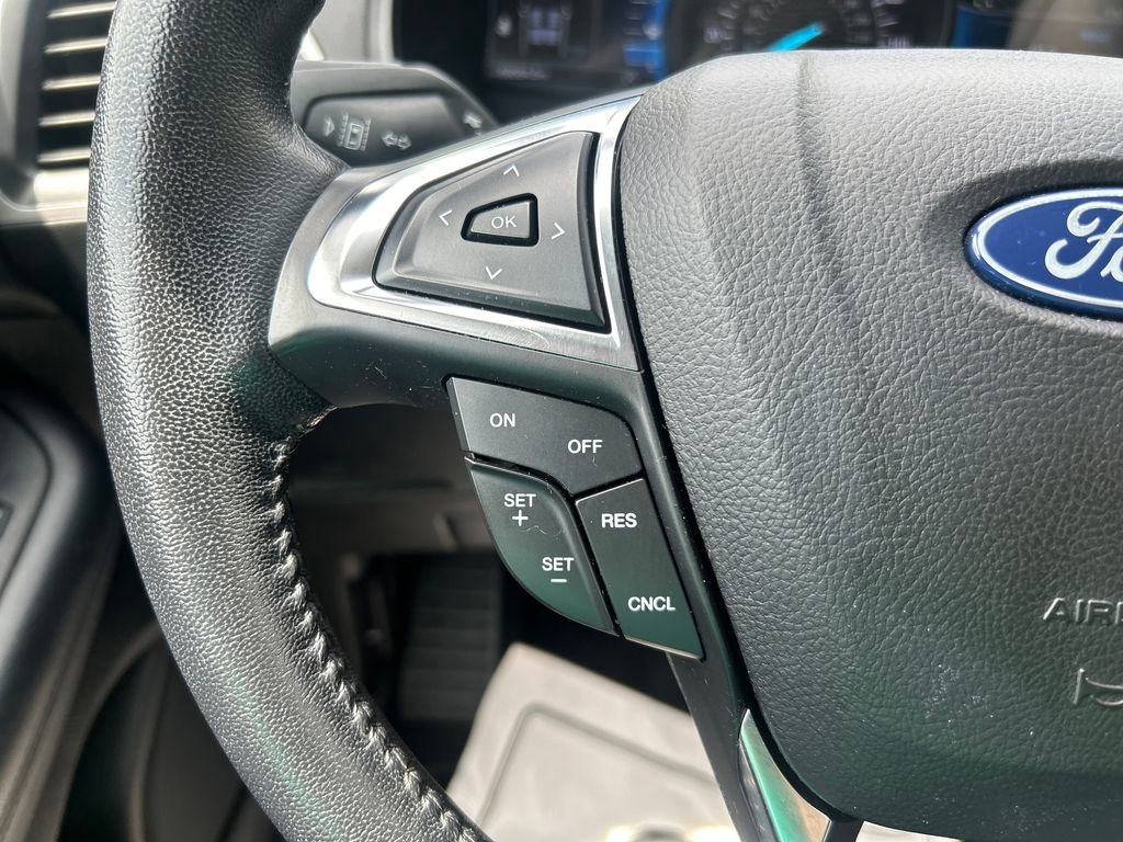Used 2023 Gray Ford SEL image 23