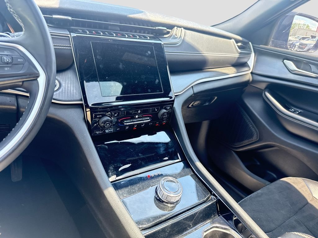 Used 2023 Gray Jeep Altitude X image 18