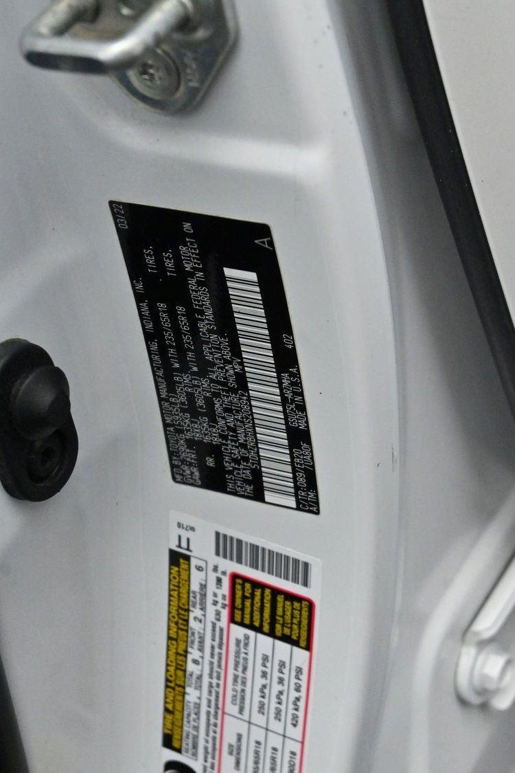 Used 2022 Wind Chill Pearl Toyota XLE image 44