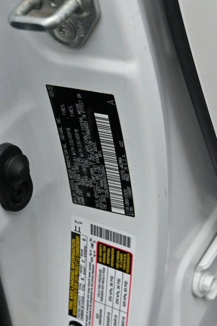 Used 2022 Wind Chill Pearl Toyota XLE image 44