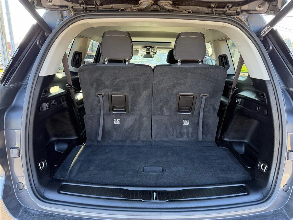 Used 2023 Gray Jeep Laredo image 26