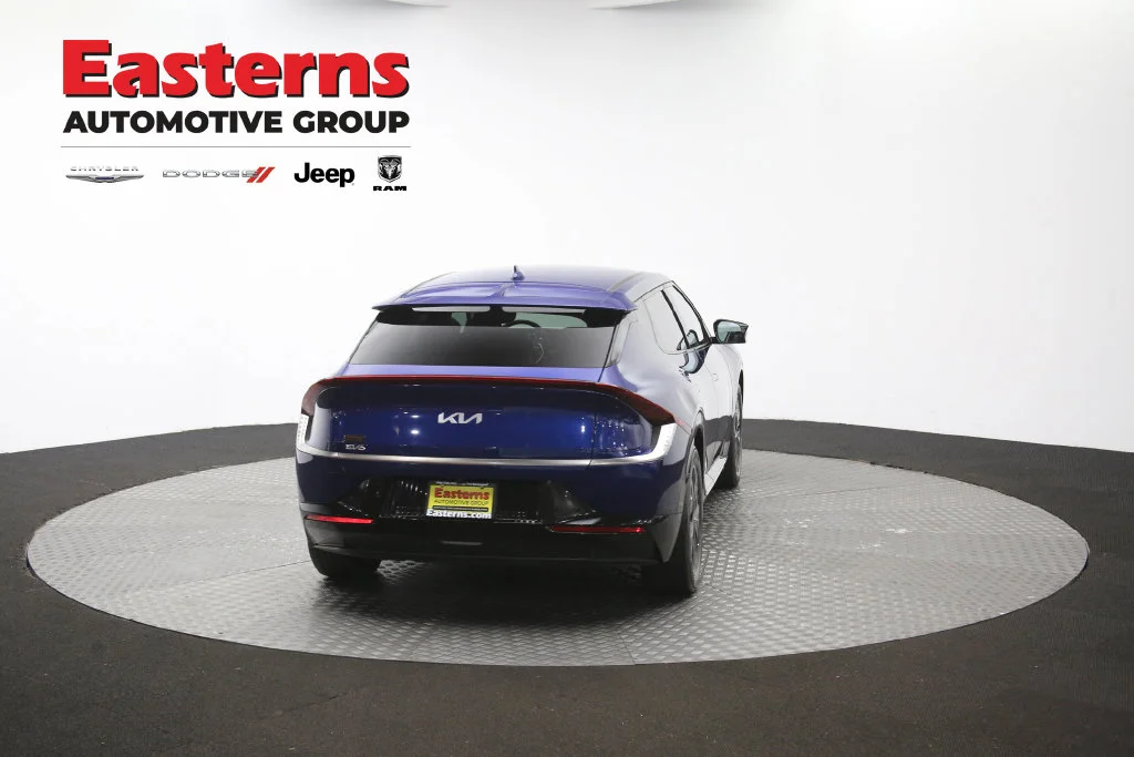 Used 2023 Blue Kia Wind image 40