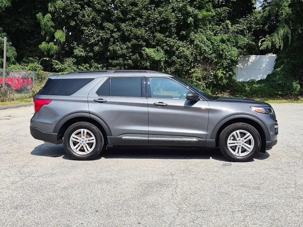 Used 2023 Gray Ford XLT image 2