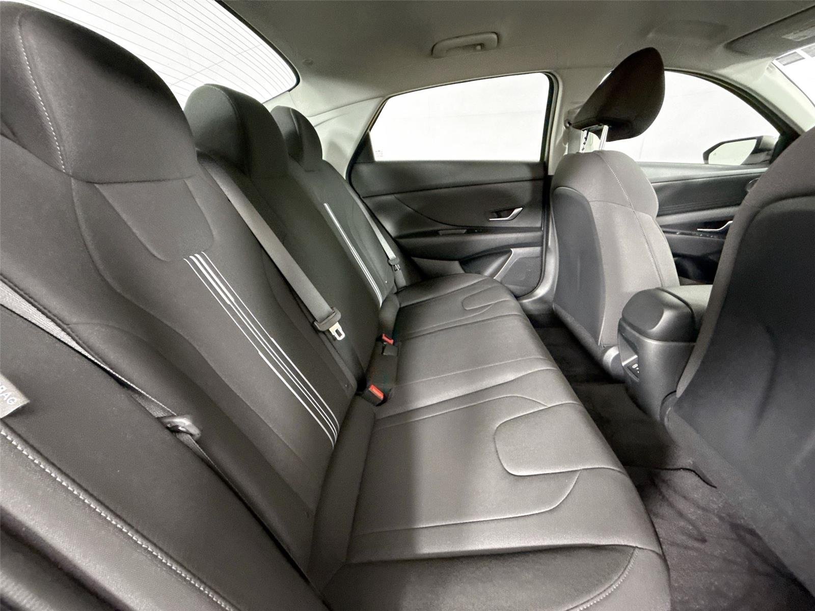 Used 2025 Fluid Metal Hyundai Blue image 32