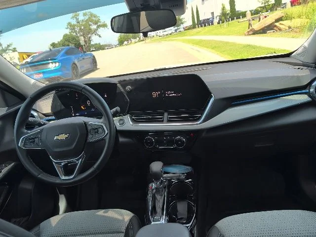 Used 2025 White Chevrolet LT image 11