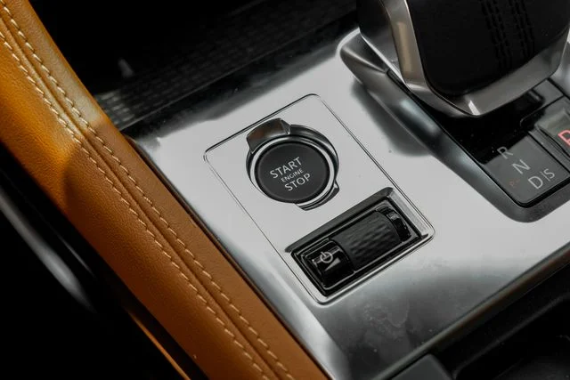2026 Jaguar F-Pace R-Dynamic S - Photo 23