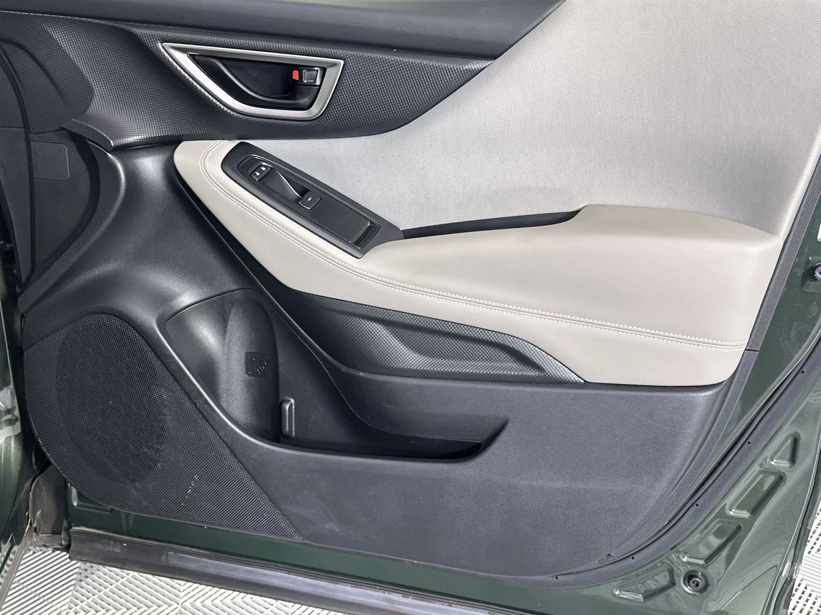 Used 2023 Green Subaru Base image 29