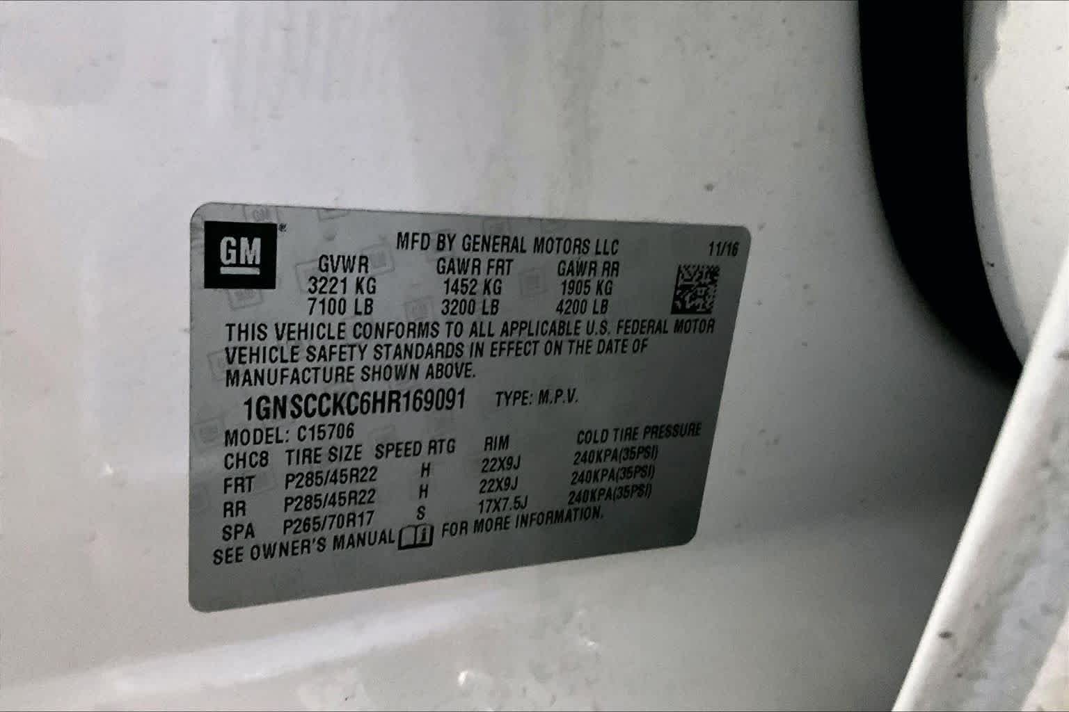 Used 2017 Iridescent Pearl Tricoat Chevrolet Premier image 37
