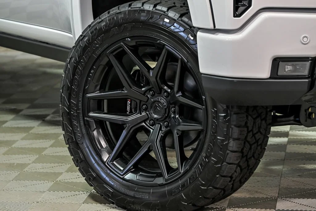 New 2026 Summit White GMC AT4 image 3