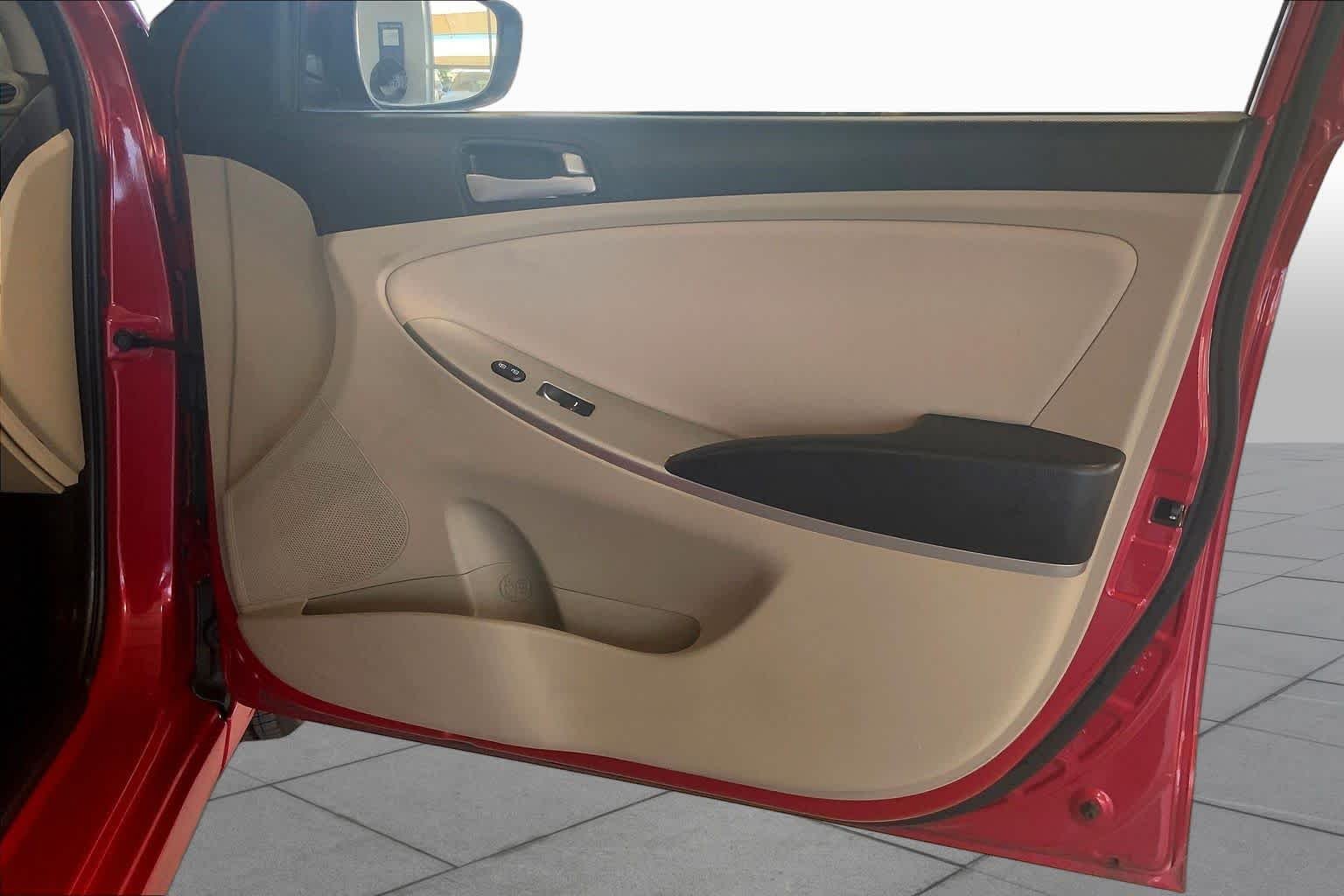 Used 2016 Boston Red Metallic Hyundai SE image 23