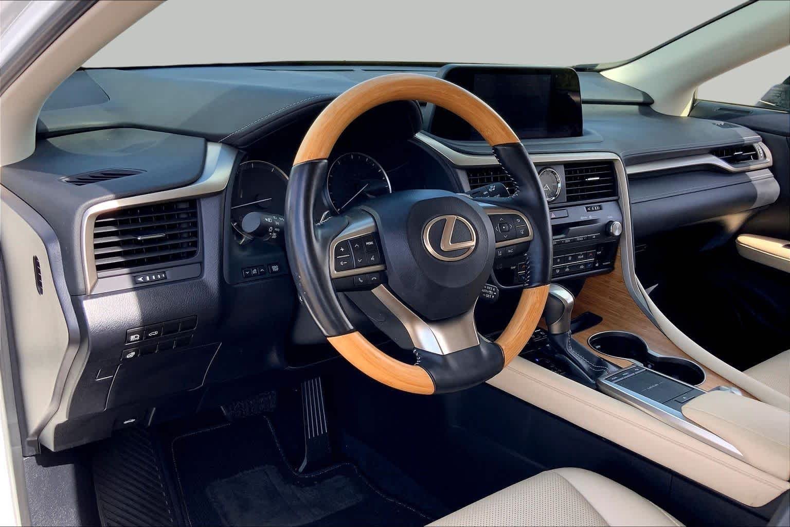 Used 2021 Eminent White Pearl Lexus  image 17