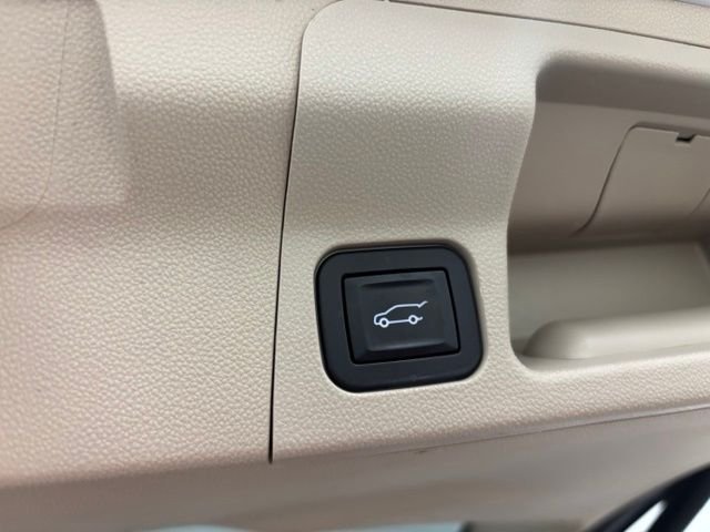 Used 2018 White GMC Denali image 11