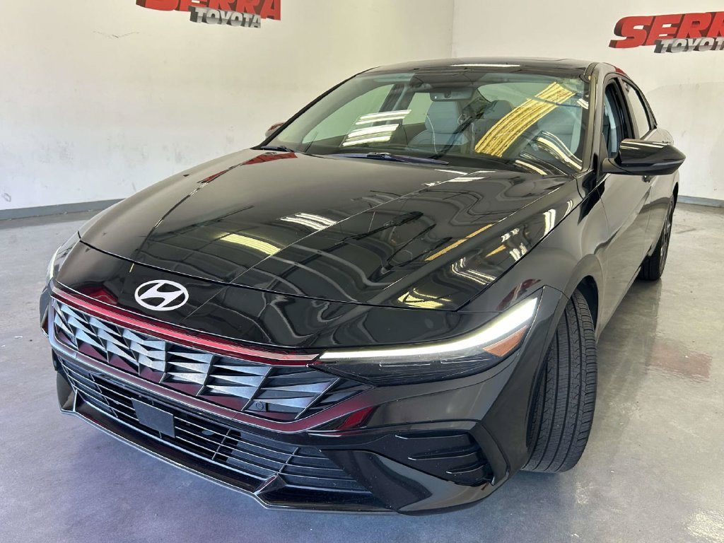 Used 2025 Black Hyundai Limited image 7