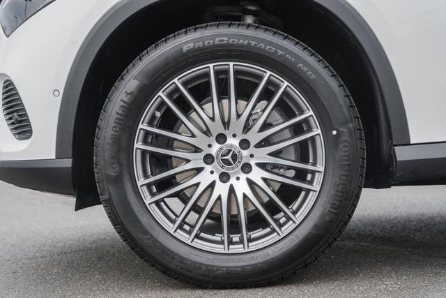 New 2026 Polar White Mercedes-Benz GLC 300 image 18