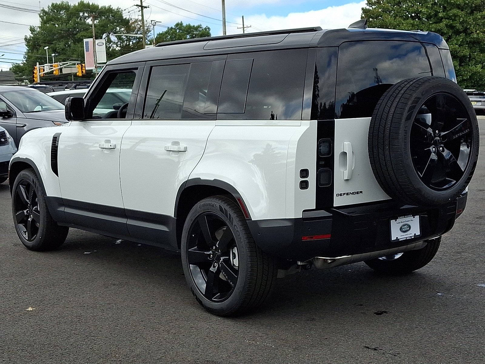New 2026 Fuji White LAND ROVER S image 4