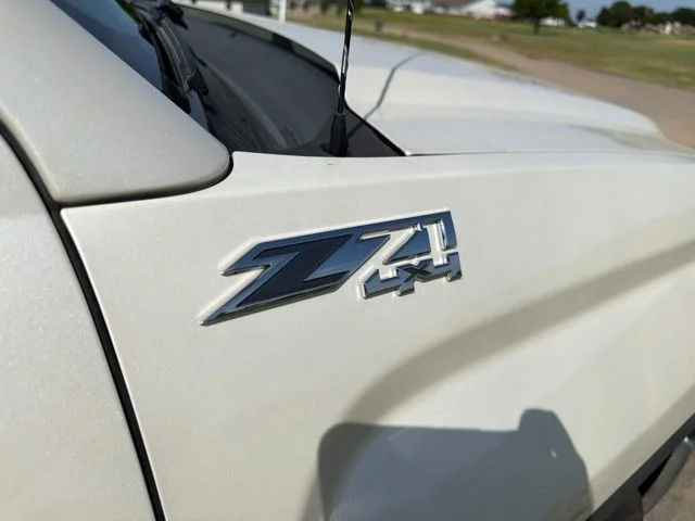Used 2014 White GMC SLT image 4