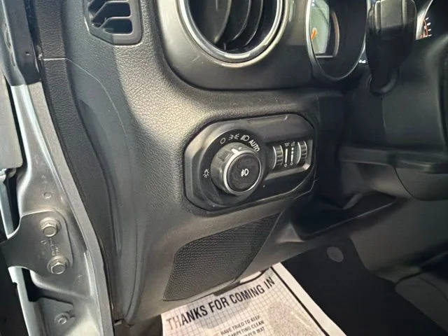 Used 2020 Silver Jeep Unlimited Sahara image 16