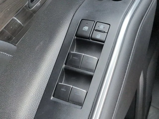 Certified Used 2024  Toyota Limited image 24