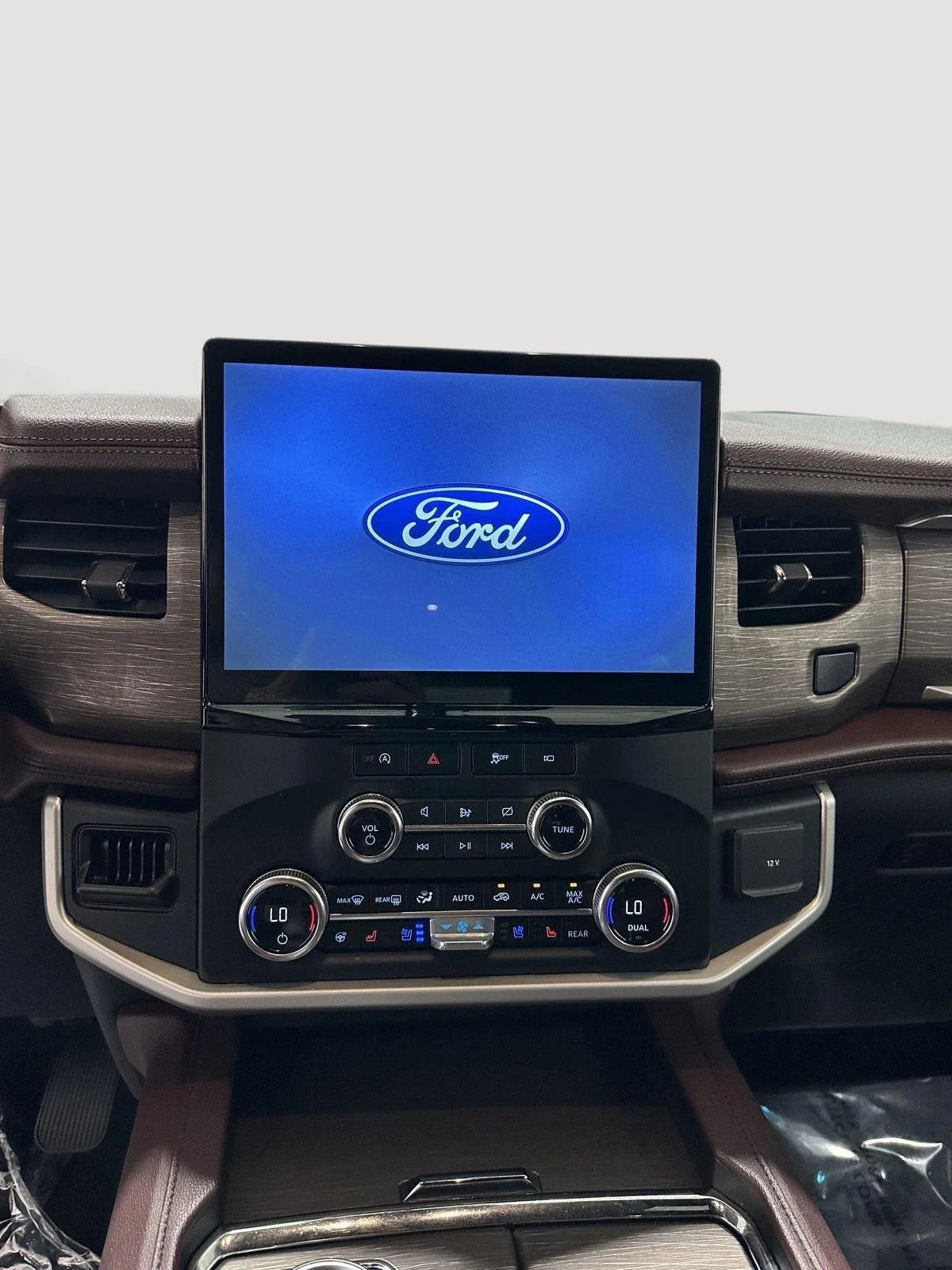 Used 2024 Oxford White Ford Limited image 10