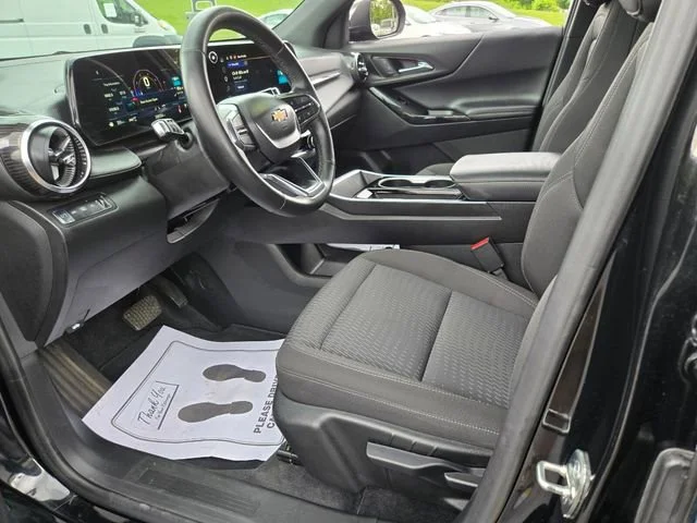 Used 2025 Mosaic Black Metallic Chevrolet LT image 11