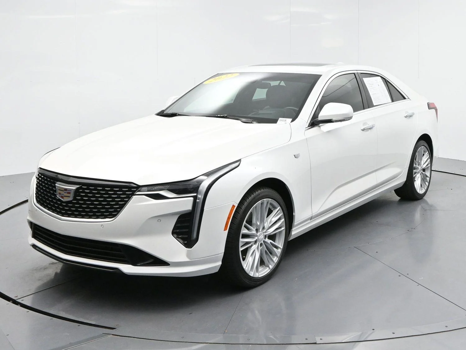 Used 2022 Crystal White Tricoat Cadillac Premium Luxury image 3