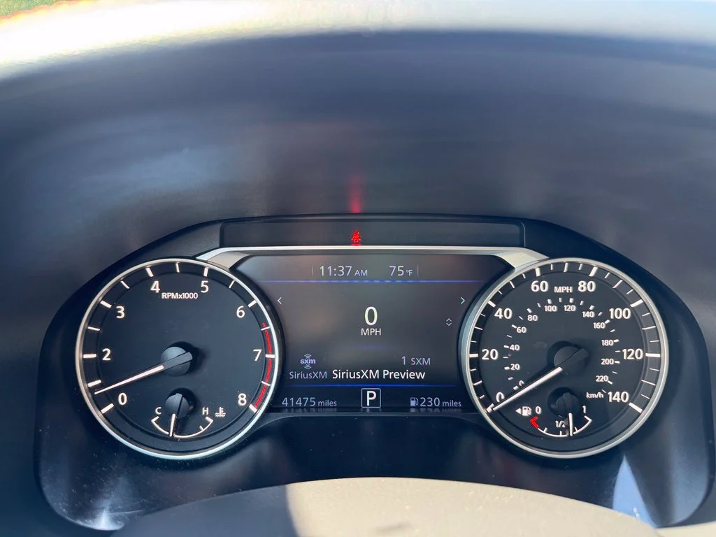 Used 2021 Qab/ White Tricoat Nissan 2.5 SR image 17