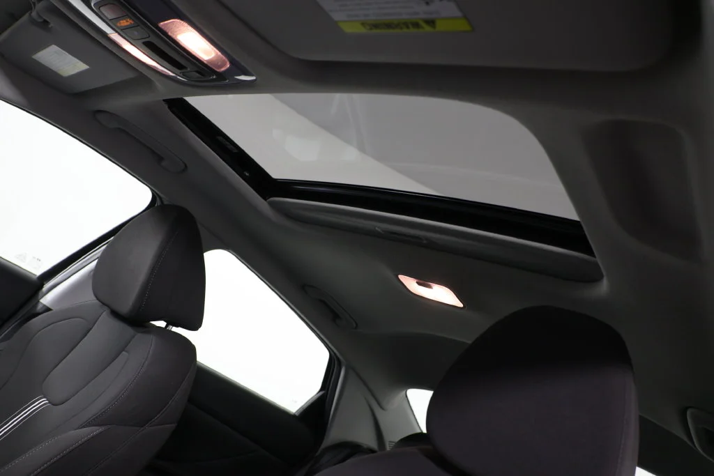 Used 2025 Abyss Black Hyundai SEL Convenience image 19
