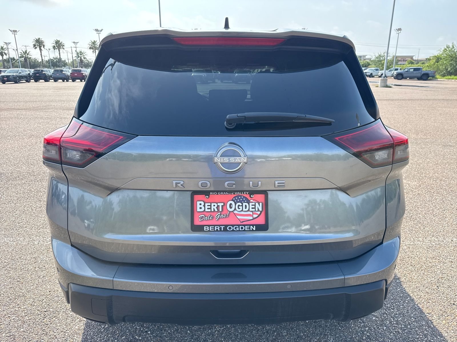 Used 2025 Gray Nissan S image 6