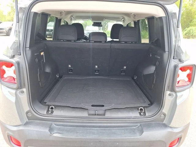 Used 2020 Gray Jeep Latitude image 13