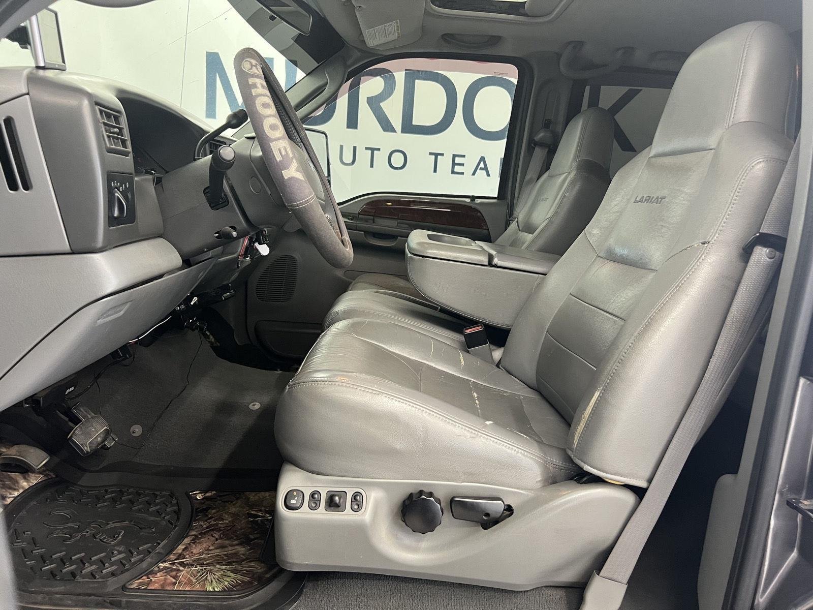 Used 2004 Gray Ford XL image 13