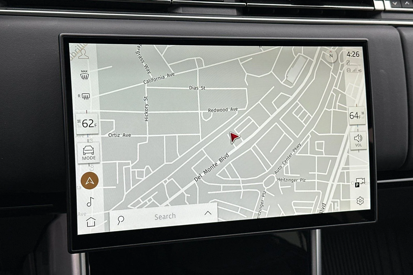 Used 2024 White Land Rover SE image 25