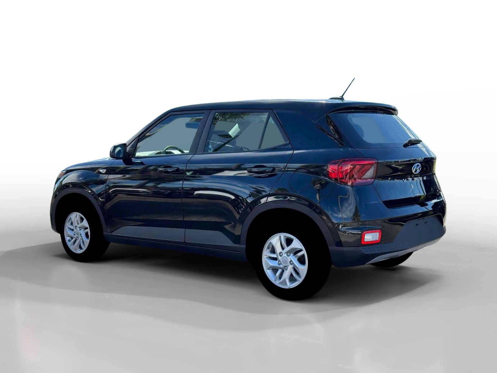 New 2026 Onyx Black Hyundai SE image 4