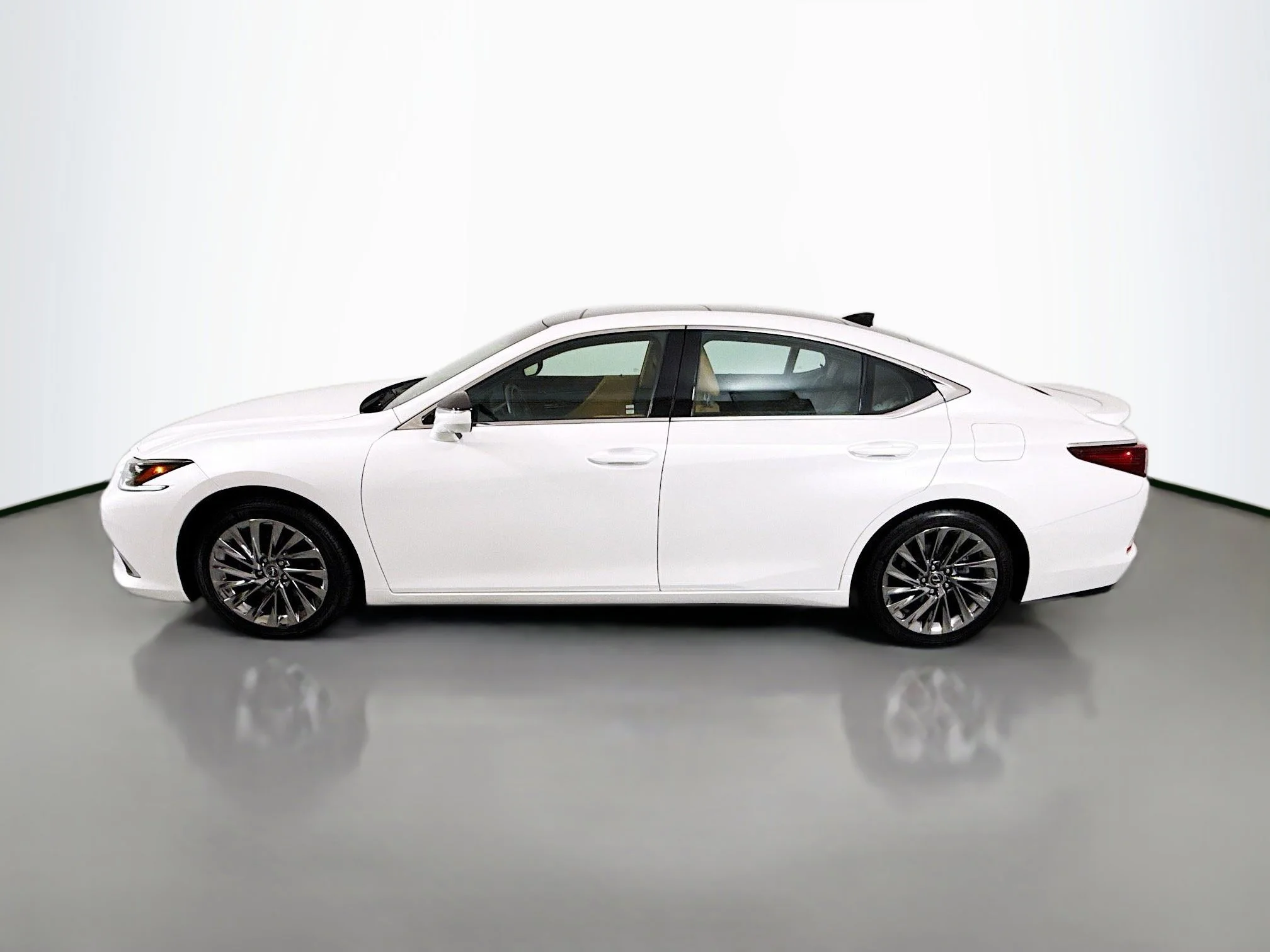 Certified Used 2024 EMINENT WHITE PEARL Lexus 350 Ultra Luxury image 4