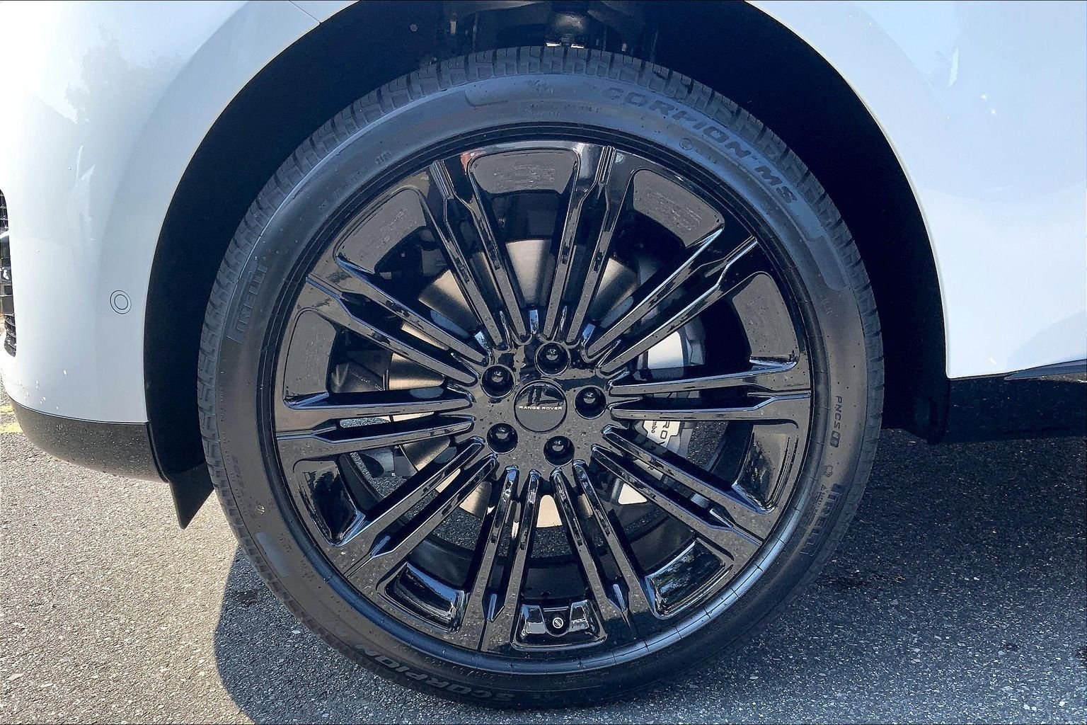 New 2026 Fuji White Land Rover SE image 11