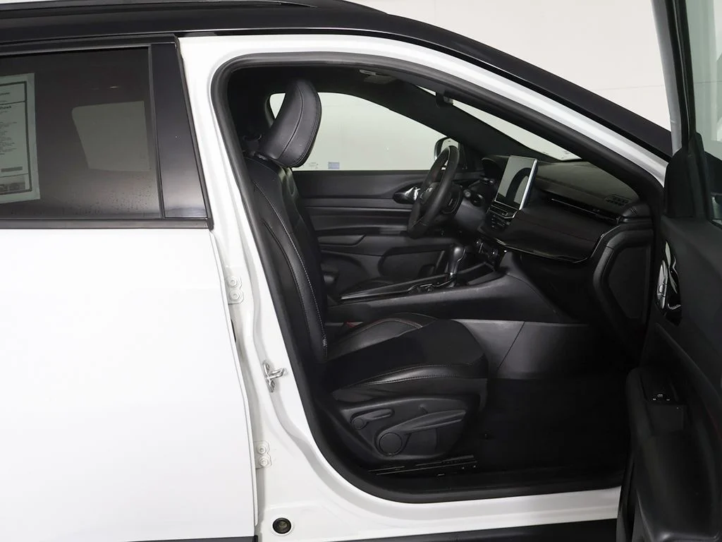 Used 2023 White Jeep Trailhawk image 27